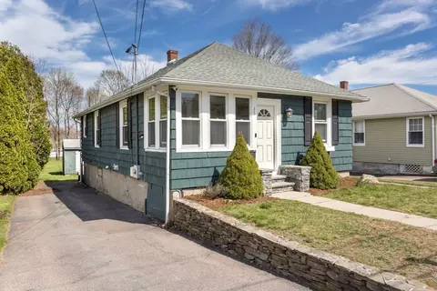 35 N Park St, Franklin, MA 02038