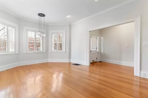 11 Colbourne Cres #1, Brookline, MA 02445