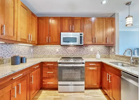100 Station Lndg #502, Medford, MA 02155