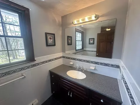 Bath - 42 Longbow Rd, Danvers, MA 01923 photo 3 of 4