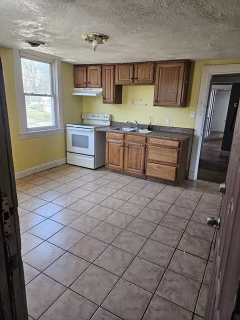 Kitchen - 17-19 Windsor St, Springfield, MA 01105 photo 1 of 1