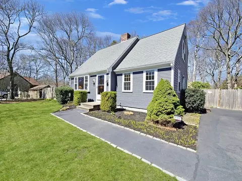 46 Wayland Rd, Barnstable, MA 02601