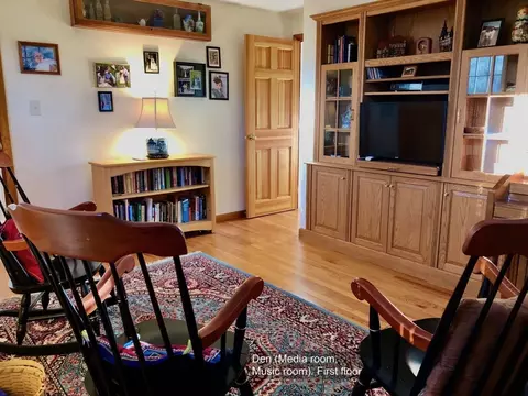 55 Cherry Ln, Amherst, MA 01002 photo 16