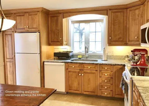 55 Cherry Ln, Amherst, MA 01002 photo 12