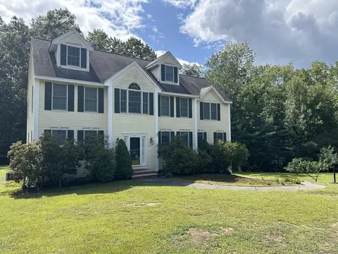 27 Arrowwood St, Methuen, MA 01844