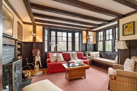 285 Clinton Rd, Brookline, MA 02445 photo 9