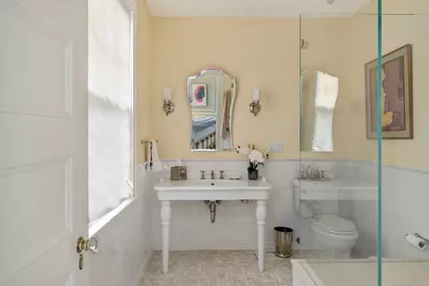 285 Clinton Rd, Brookline, MA 02445 photo 17