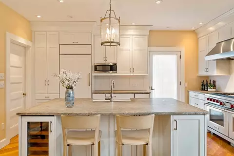 285 Clinton Rd, Brookline, MA 02445 photo 2
