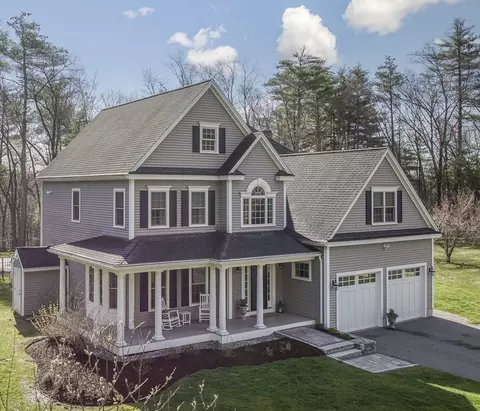 4 Julian Ln, Hudson, MA 01749
