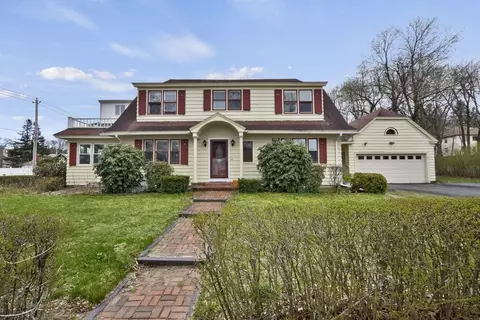 26 Saint Andrew St, Fitchburg, MA 01420