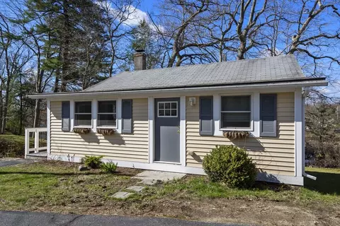 14 Cedar Dr, Webster, MA 01570
