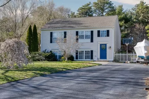 296 Raymond Rd, Plymouth, MA 02360