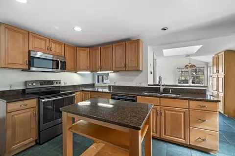 Kitchen - 121 Leonard St, Gloucester, MA 01930 photo 1 of 4