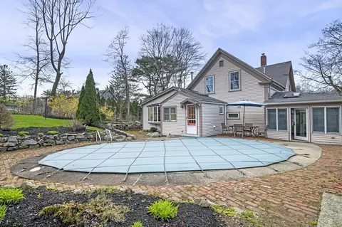 Exterior - 121 Leonard St, Gloucester, MA 01930 photo 5 of 5