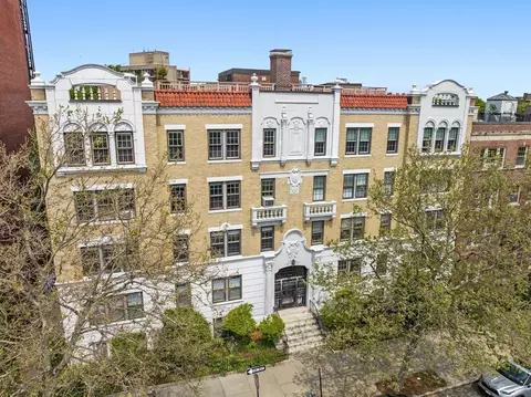 1272 Beacon St #6, Brookline, MA 02445