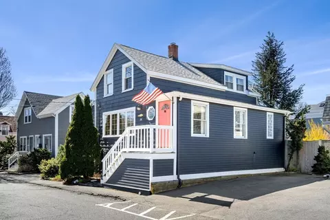 15 Hawkes St, Marblehead, MA 01945