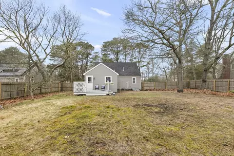 Exterior - 18 Linwood Ave, Wareham, MA 02571 photo 10 of 12