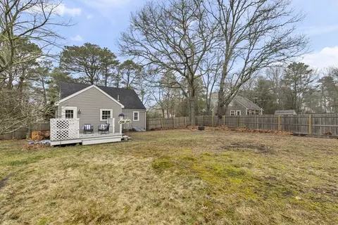 Exterior - 18 Linwood Ave, Wareham, MA 02571 photo 11 of 12