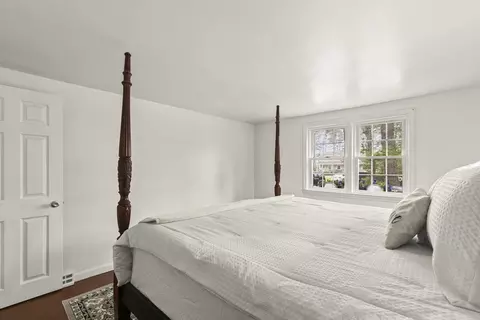 Bedroom - 18 Linwood Ave, Wareham, MA 02571 photo 3 of 8