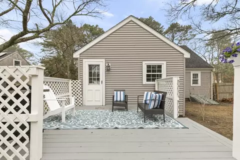 Exterior - 18 Linwood Ave, Wareham, MA 02571 photo 5 of 12