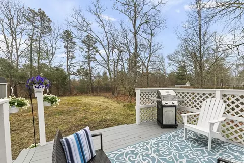 Exterior - 18 Linwood Ave, Wareham, MA 02571 photo 8 of 12