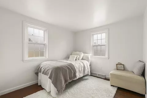 Bedroom - 18 Linwood Ave, Wareham, MA 02571 photo 4 of 8