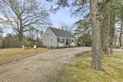 Exterior - 18 Linwood Ave, Wareham, MA 02571 photo 3 of 12
