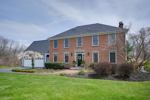 11 Castle Rd, Westford, MA 01886