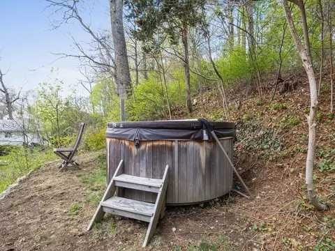 Exterior - 130 Beverly Rd, Brookline, MA 02467 photo 3 of 7
