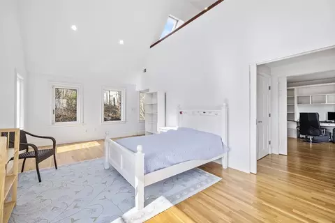 Bedroom - 105 Beacon St, Marblehead, MA 01945 photo 5 of 5