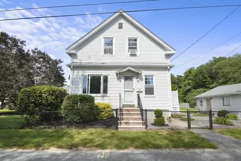 15 Bardsley St, Acushnet, MA 02743