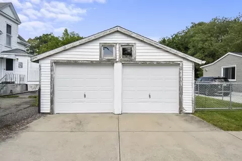 Exterior - 15 Bardsley St, Acushnet, MA 02743 photo 5 of 8