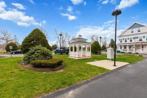 Exterior - 10 Honora Ct #10, Bourne, MA 02532 photo 4 of 5