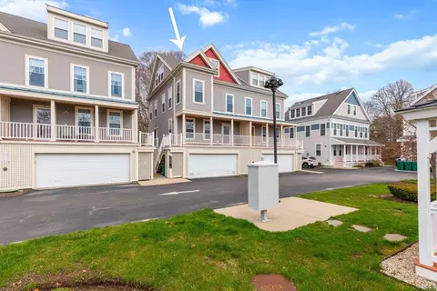 Exterior - 10 Honora Ct #10, Bourne, MA 02532 photo 1 of 5