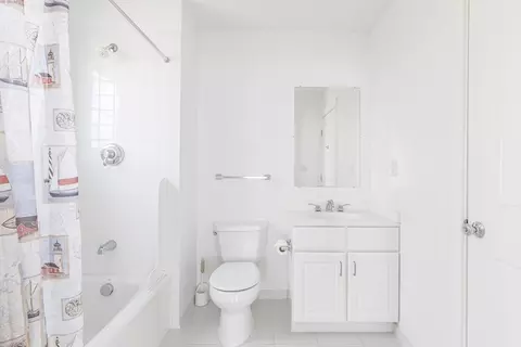 Bath - 10 Honora Ct #10, Bourne, MA 02532 photo 2 of 2