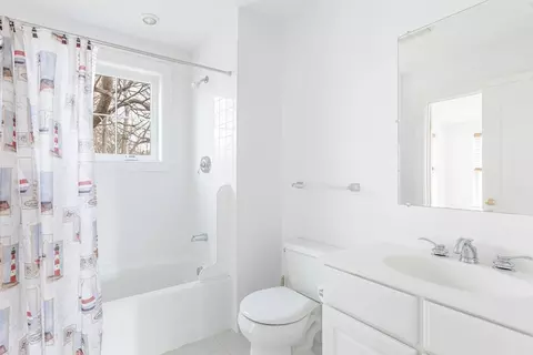 Bath - 10 Honora Ct #10, Bourne, MA 02532 photo 1 of 2
