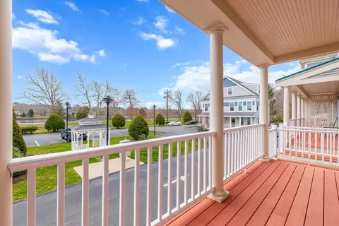 Exterior - 10 Honora Ct #10, Bourne, MA 02532 photo 2 of 5