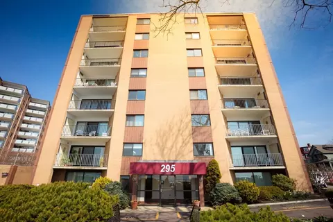 295 Lynn Shore Dr #301, Lynn, MA 01902