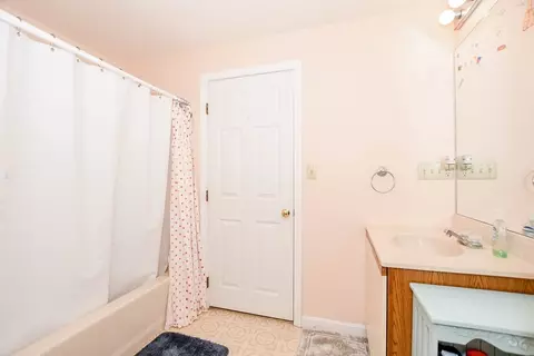 Bath - 1 Glen Ave, Wareham, MA 02571 photo 2 of 2