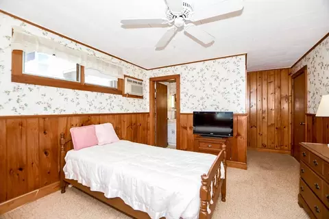 Bedroom - 1 Glen Ave, Wareham, MA 02571 photo 5 of 12