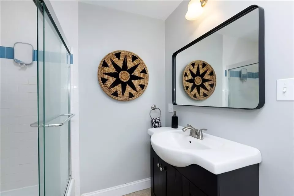 Bath - 16 Summer St #3, Salem, MA 01970 photo 3 of 4