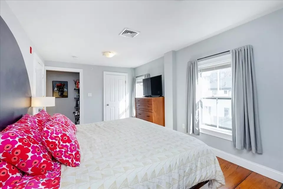 Bedroom - 16 Summer St #3, Salem, MA 01970 photo 3 of 4