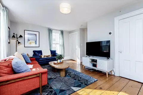 Living - 16 Summer St #3, Salem, MA 01970 photo 1 of 6