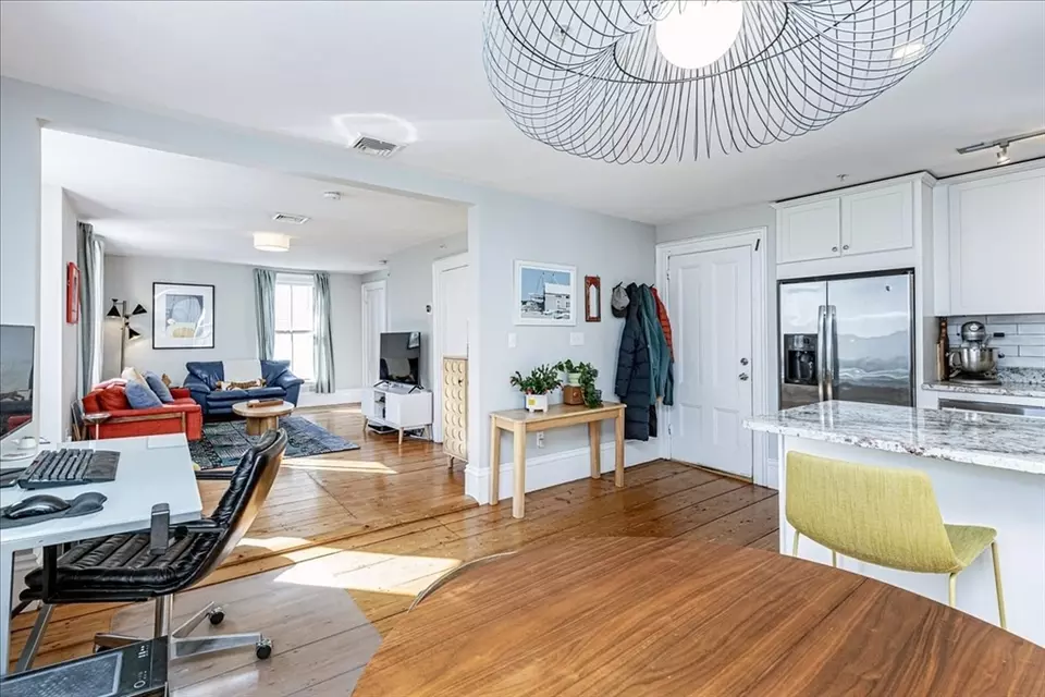 Living - 16 Summer St #3, Salem, MA 01970 photo 6 of 6