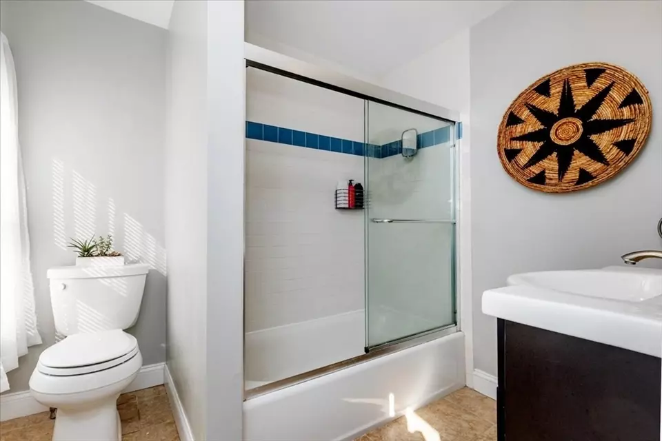 Bath - 16 Summer St #3, Salem, MA 01970 photo 2 of 4