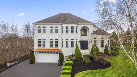 8 Powderkeg Way, Saugus, MA 01906