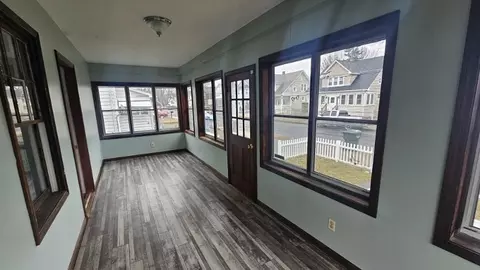 Exterior - 15 Glenham St, Springfield, MA 01104 photo 5 of 5