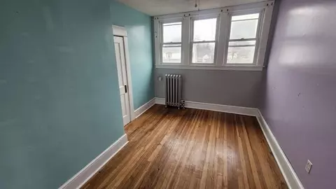 Bedroom - 15 Glenham St, Springfield, MA 01104 photo 6 of 8