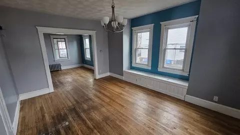 Living - 15 Glenham St, Springfield, MA 01104 photo 7 of 8