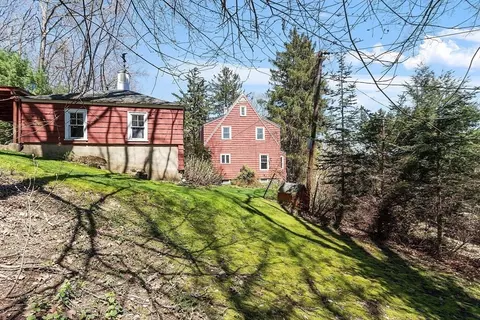 Exterior - 72 Morningside Rd, Worcester, MA 01602 photo 7 of 7